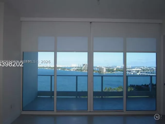 2-bedroom condo for rent in Miami - 2020 N Bayshore Dr 1706 - MondialRealty