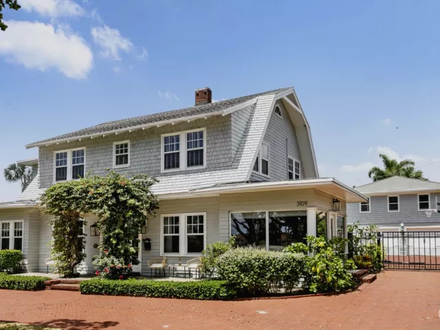 5-bedroom home for rent in West Palm Beach - 3109 Washington Road - MondialRealty