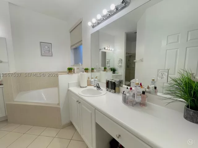 4-bedroom home for sale in Miami - 12958 SW 135th St - MondialRealty