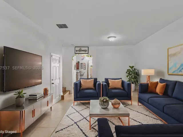 4-bedroom home for sale in Miami - 12958 SW 135th St - MondialRealty