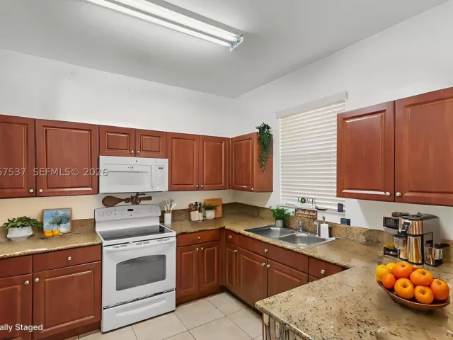 4-bedroom home for sale in Miami - 12958 SW 135th St - MondialRealty