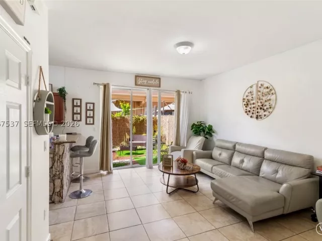 4-bedroom home for sale in Miami - 12958 SW 135th St - MondialRealty