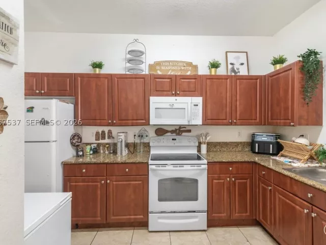 4-bedroom home for sale in Miami - 12958 SW 135th St - MondialRealty