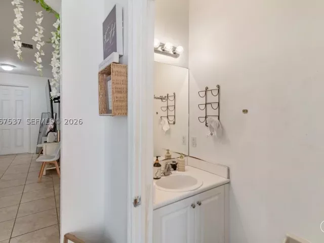 4-bedroom home for sale in Miami - 12958 SW 135th St - MondialRealty