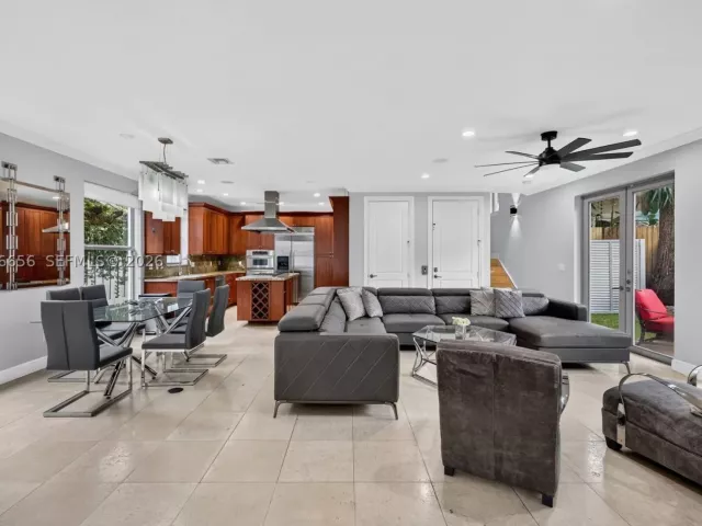 3-bedroom home for rent in Fort Lauderdale - 125 NE 16th Ter 0 - MondialRealty