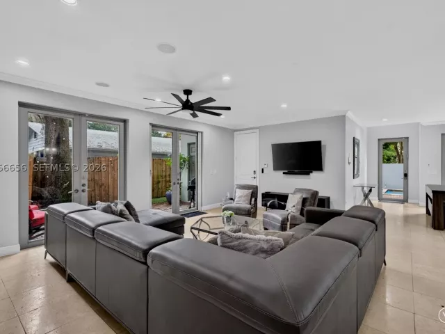 3-bedroom home for rent in Fort Lauderdale - 125 NE 16th Ter 0 - MondialRealty