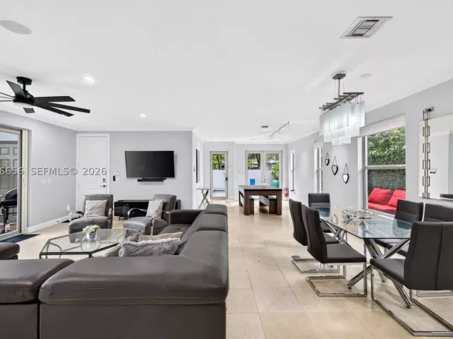 3-bedroom home for rent in Fort Lauderdale - 125 NE 16th Ter 0 - MondialRealty
