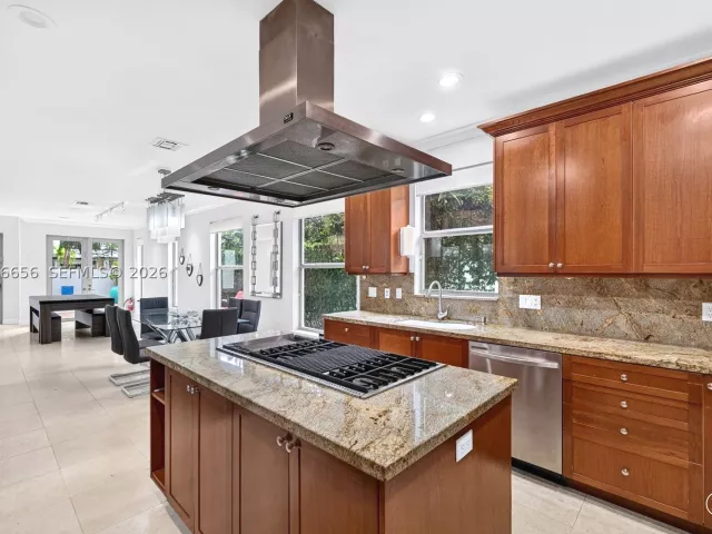 3-bedroom home for rent in Fort Lauderdale - 125 NE 16th Ter 0 - MondialRealty