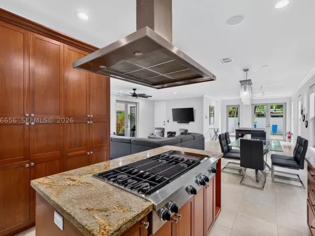 3-bedroom home for rent in Fort Lauderdale - 125 NE 16th Ter 0 - MondialRealty