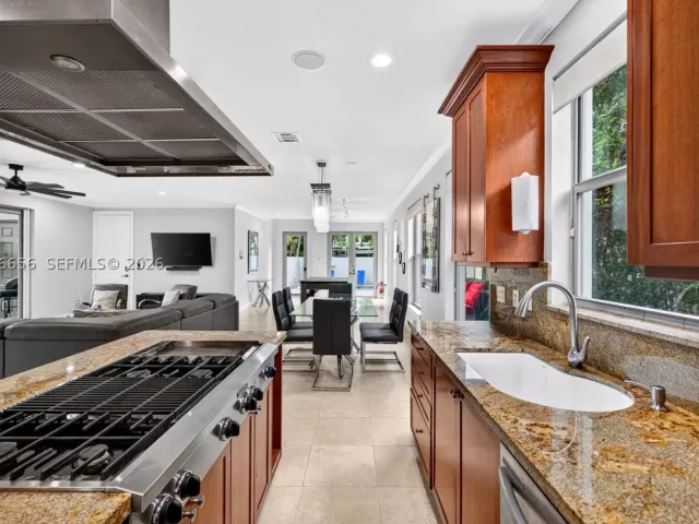 3-bedroom home for rent in Fort Lauderdale - 125 NE 16th Ter 0 - MondialRealty