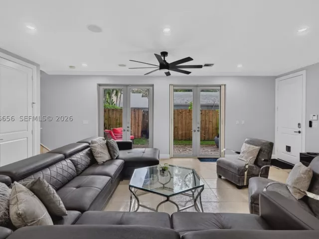 3-bedroom home for rent in Fort Lauderdale - 125 NE 16th Ter 0 - MondialRealty