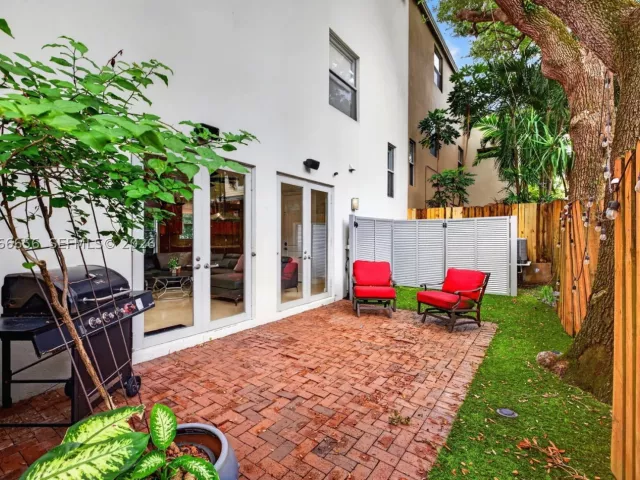 3-bedroom home for rent in Fort Lauderdale - 125 NE 16th Ter 0 - MondialRealty