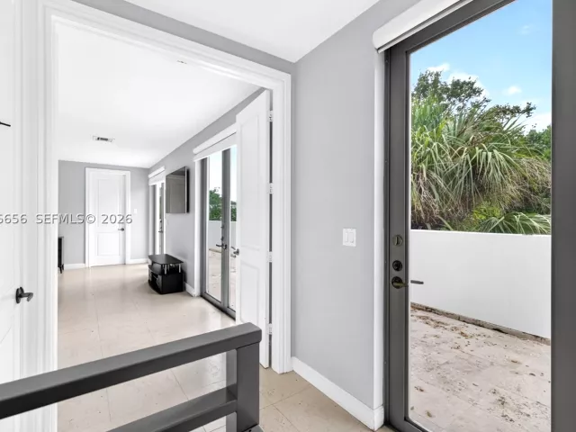 3-bedroom home for rent in Fort Lauderdale - 125 NE 16th Ter 0 - MondialRealty