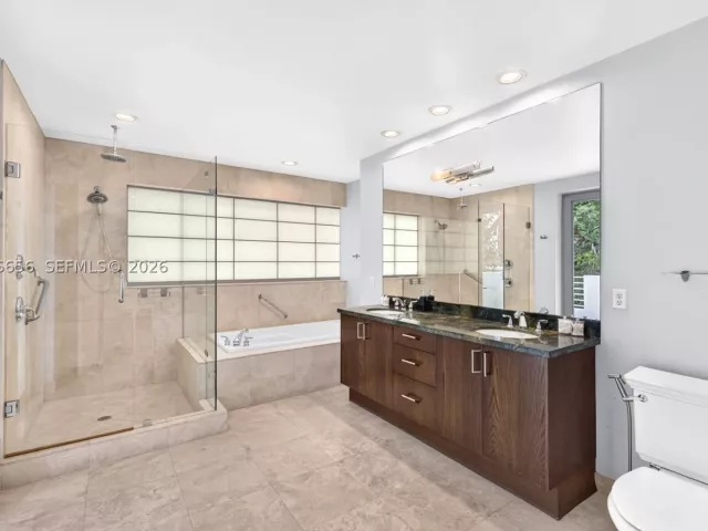 3-bedroom home for rent in Fort Lauderdale - 125 NE 16th Ter 0 - MondialRealty