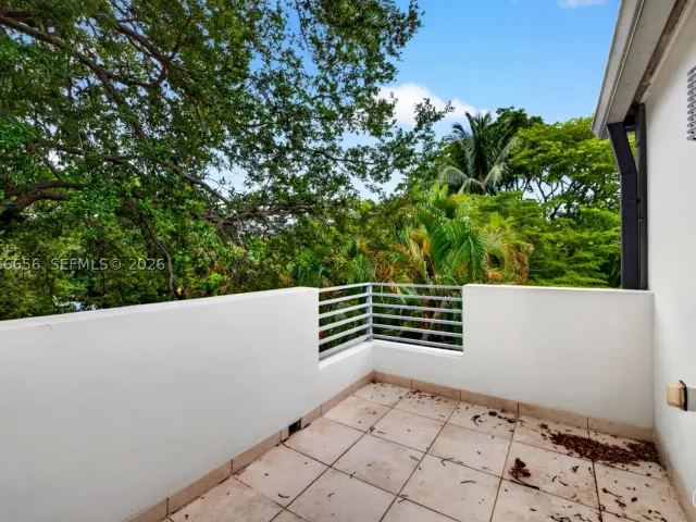 3-bedroom home for rent in Fort Lauderdale - 125 NE 16th Ter 0 - MondialRealty