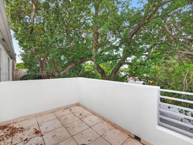 3-bedroom home for rent in Fort Lauderdale - 125 NE 16th Ter 0 - MondialRealty