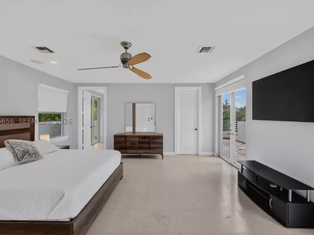 3-bedroom home for rent in Fort Lauderdale - 125 NE 16th Ter 0 - MondialRealty