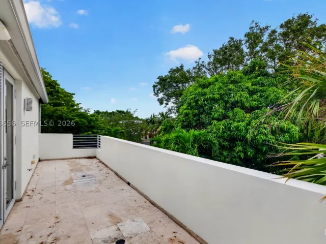 3-bedroom home for rent in Fort Lauderdale - 125 NE 16th Ter 0 - MondialRealty