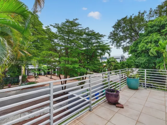 3-bedroom home for rent in Fort Lauderdale - 125 NE 16th Ter 0 - MondialRealty
