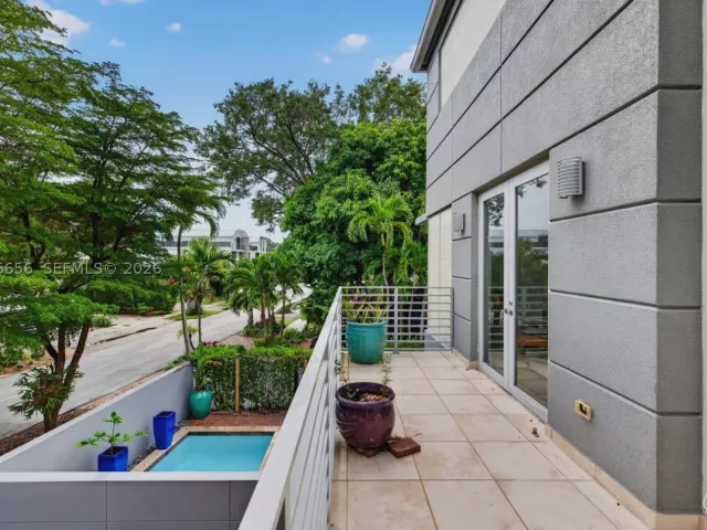 3-bedroom home for rent in Fort Lauderdale - 125 NE 16th Ter 0 - MondialRealty