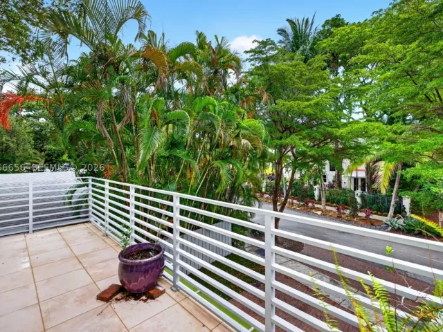3-bedroom home for rent in Fort Lauderdale - 125 NE 16th Ter 0 - MondialRealty