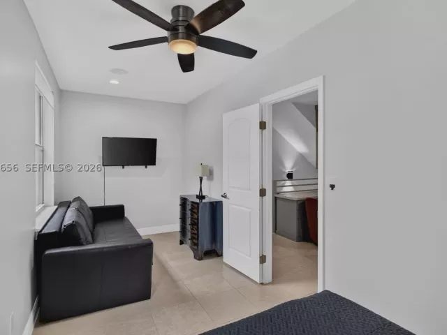 3-bedroom home for rent in Fort Lauderdale - 125 NE 16th Ter 0 - MondialRealty