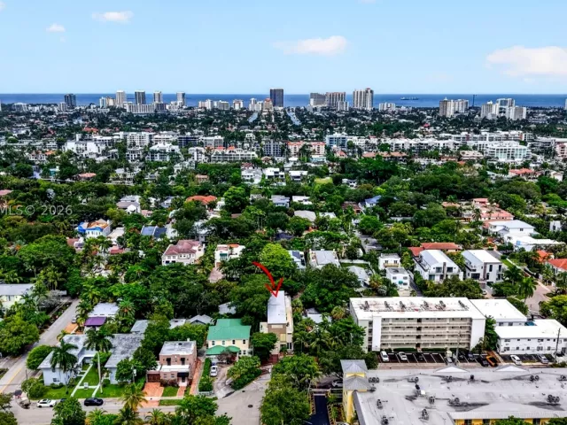 3-bedroom home for rent in Fort Lauderdale - 125 NE 16th Ter 0 - MondialRealty