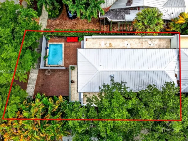 3-bedroom home for rent in Fort Lauderdale - 125 NE 16th Ter 0 - MondialRealty