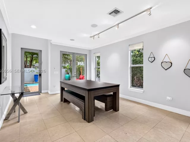 3-bedroom home for rent in Fort Lauderdale - 125 NE 16th Ter 0 - MondialRealty