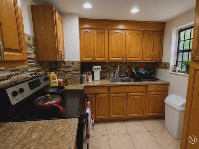 3-bedroom home for sale in North Miami - 1650 NW 123rd St - MondialRealty