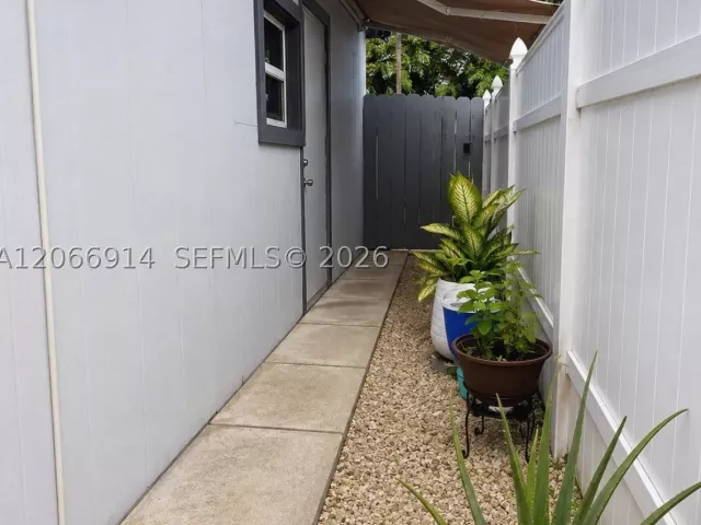3-bedroom home for sale in North Miami - 1650 NW 123rd St - MondialRealty