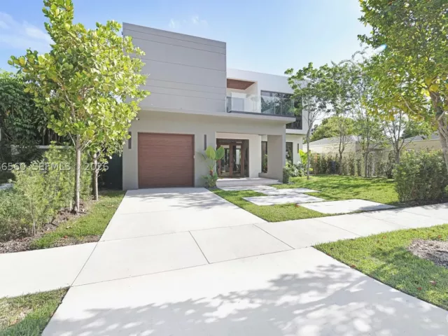 4-bedroom home for sale in Miami - 685 NE 81st St - MondialRealty
