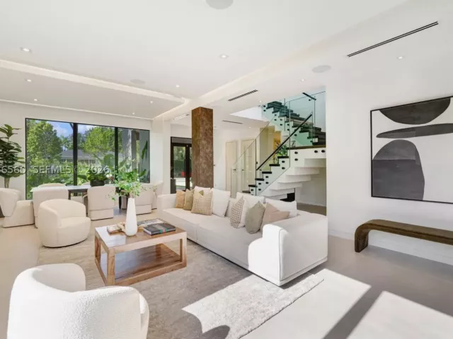 4-bedroom home for sale in Miami - 685 NE 81st St - MondialRealty