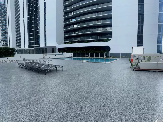 3-bedroom condo for rent in Miami - 601 NE 23rd St 1605 - MondialRealty
