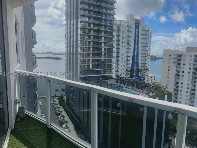 3-bedroom condo for rent in Miami - 601 NE 23rd St 1605 - MondialRealty
