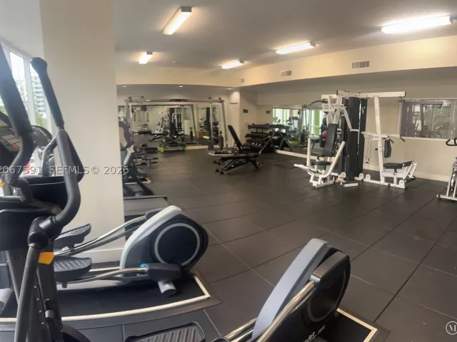 3-bedroom condo for rent in Miami - 601 NE 23rd St 1605 - MondialRealty