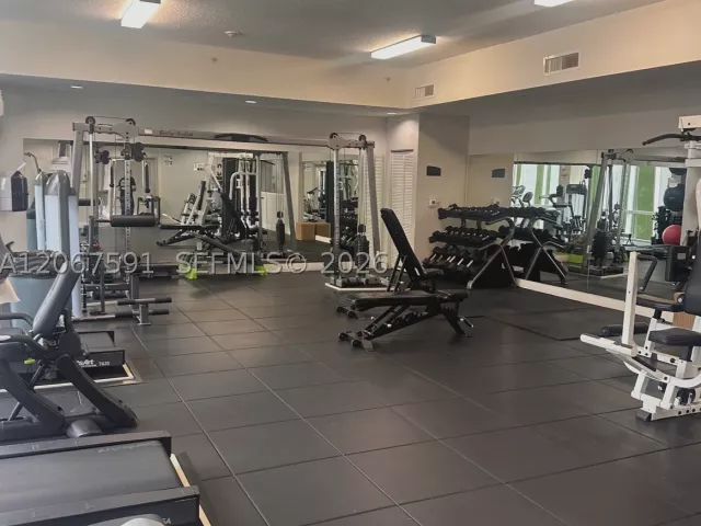 3-bedroom condo for rent in Miami - 601 NE 23rd St 1605 - MondialRealty