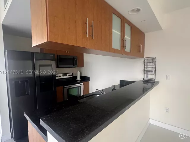3-bedroom condo for rent in Miami - 601 NE 23rd St 1605 - MondialRealty