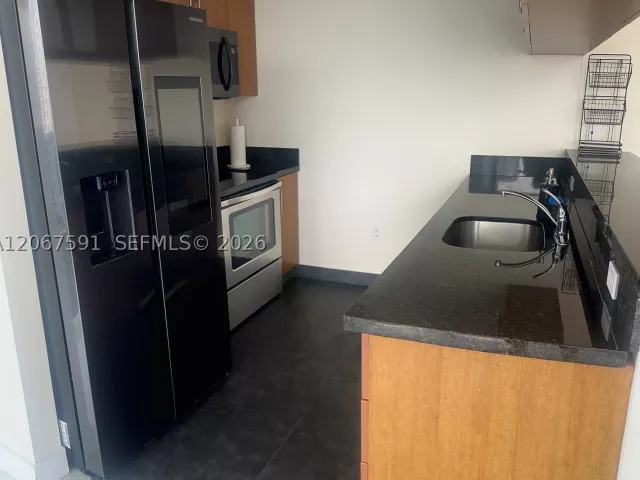 3-bedroom condo for rent in Miami - 601 NE 23rd St 1605 - MondialRealty