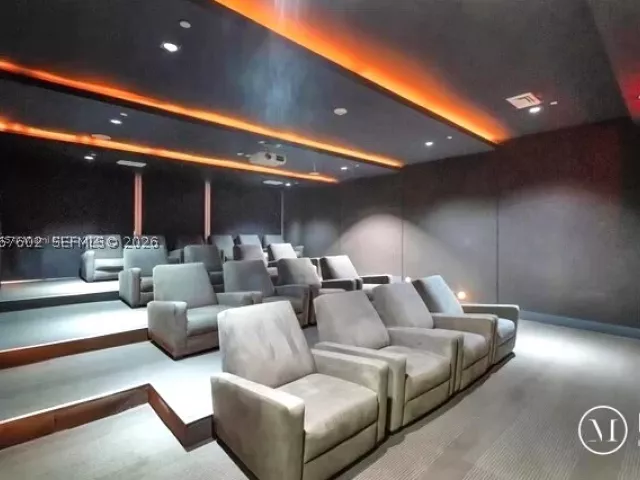 1-bedroom condo for rent in Miami - 500 Brickell Ave 2706 - MondialRealty