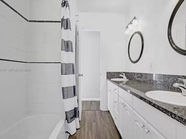 3-bedroom home for rent in Pompano Beach - 949 SE 10TH Court - MondialRealty