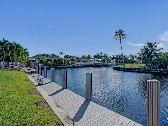 3-bedroom home for rent in Pompano Beach - 949 SE 10TH Court - MondialRealty