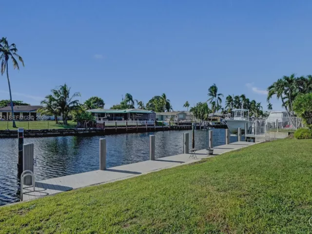 3-bedroom home for rent in Pompano Beach - 949 SE 10TH Court - MondialRealty