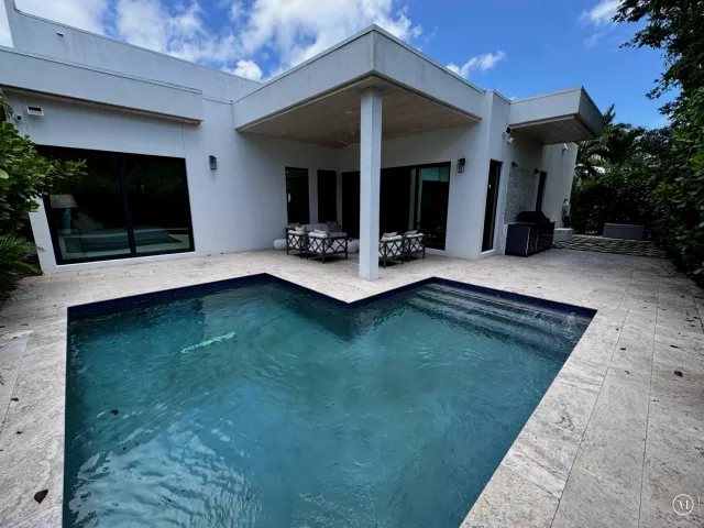 4-bedroom home for rent in West Palm Beach - 120 Summa Street - MondialRealty
