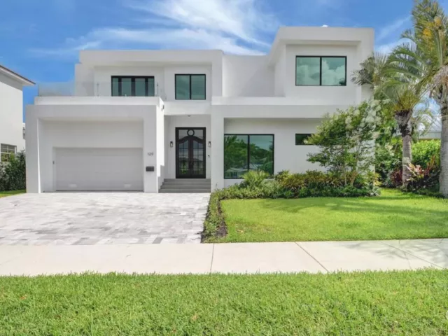 4-bedroom home for rent in West Palm Beach - 120 Summa Street - MondialRealty