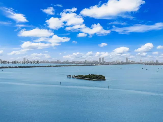 2-bedroom condo for rent in Miami - 488 NE 18th St 2109 - MondialRealty