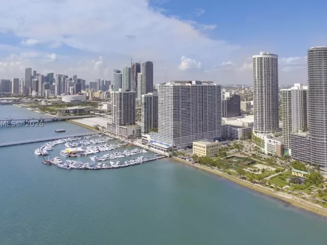2-bedroom condo for rent in Miami - 488 NE 18th St 2109 - MondialRealty