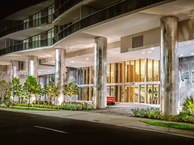 2-bedroom condo for rent in Miami - 488 NE 18th St 2109 - MondialRealty
