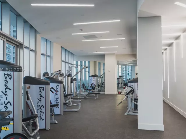 2-bedroom condo for rent in Miami - 488 NE 18th St 2109 - MondialRealty