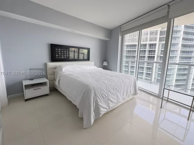 2-bedroom condo for sale in Miami - 495 Brickell Ave 5104 - MondialRealty